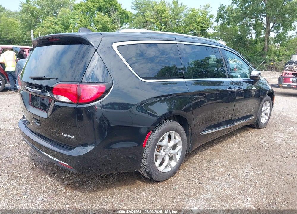 2018 CHRYSLER PACIFICA LIMITED VIN: 2C4RC1GG4JR314300