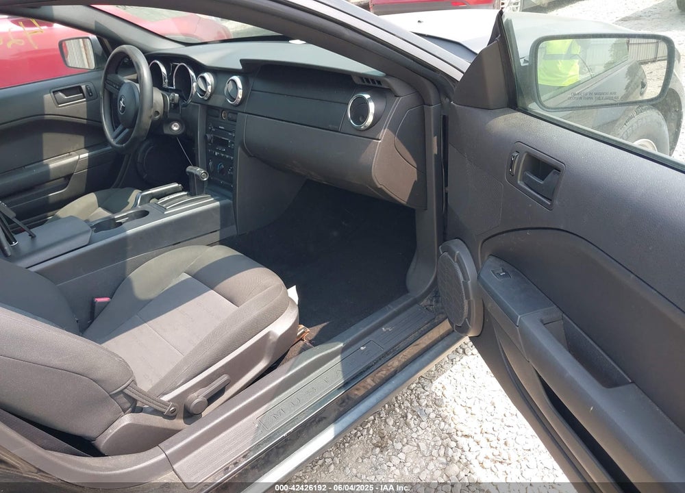 2005 FORD MUSTANG V6 DELUXE/V6 PREMIUM VIN: 1ZVFT80N355240212