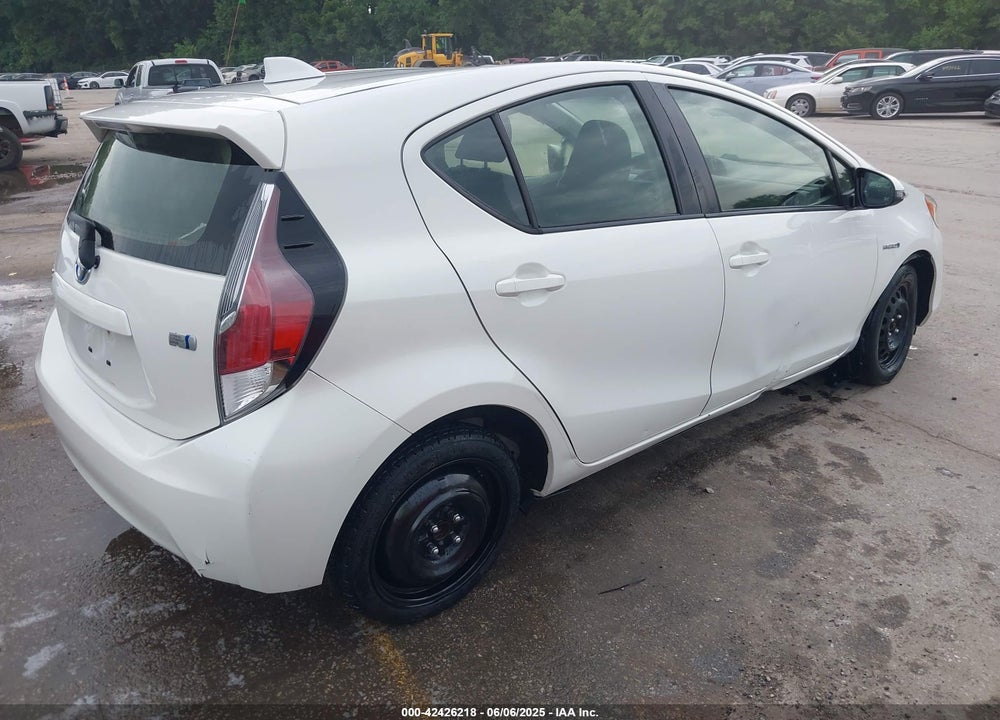 2015 TOYOTA PRIUS C VIN: JTDKDTB37F1587337