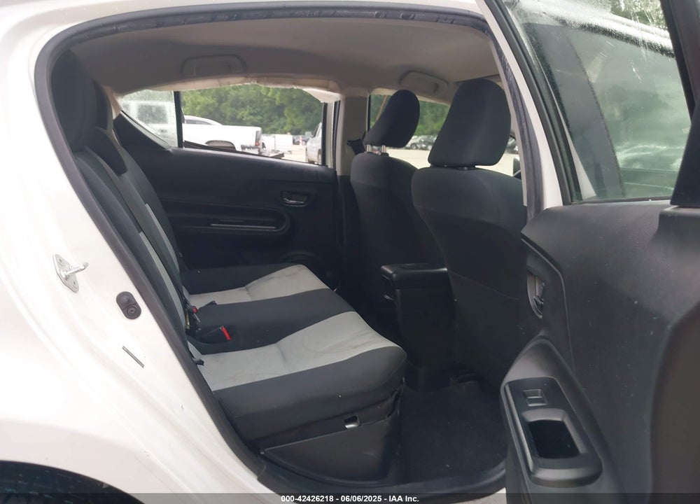 2015 TOYOTA PRIUS C VIN: JTDKDTB37F1587337
