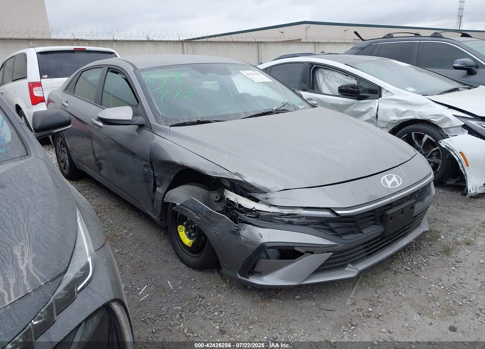 2024 HYUNDAI ELANTRA SEL VIN: KMHLM4DG8RU805925