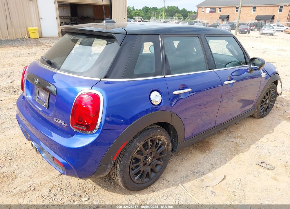 2021 MINI HARDTOP COOPER S VIN: WMWXU9C00M2N60370