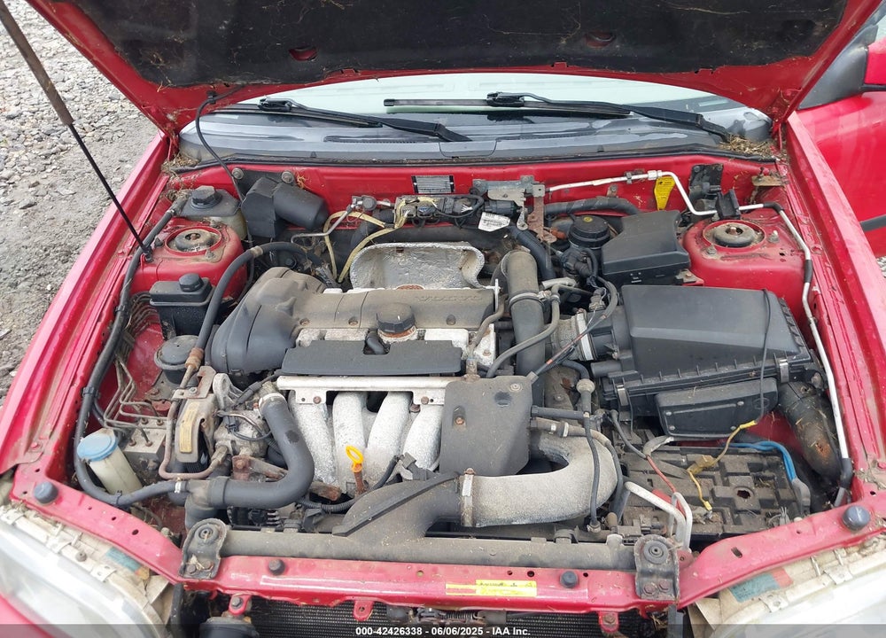 2001 VOLVO V40 A/SPORT EDITION VIN: YV1VW295X1F632284