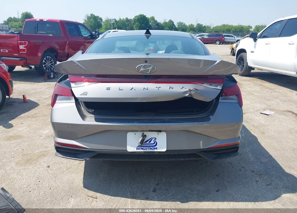 2021 HYUNDAI ELANTRA VIN: KMHLM4AG8MU102774