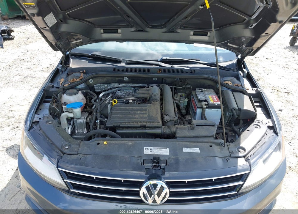 2018 VOLKSWAGEN JETTA VIN: 3VWDB7AJ1JM243775