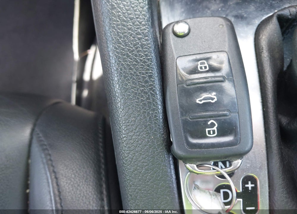 2012 VOLKSWAGEN EOS VIN: WVWFW7AH7CV002793