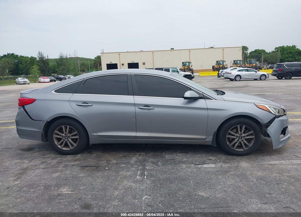 2016 HYUNDAI SONATA SE VIN: 5NPE24AFXGH381718