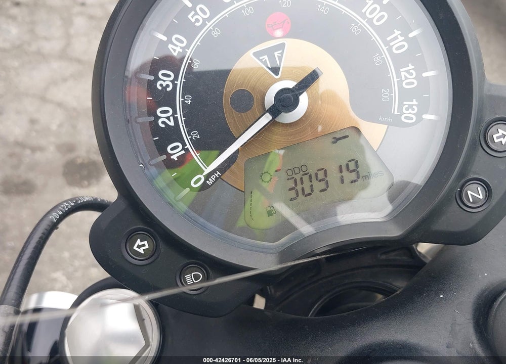2018 TRIUMPH MOTORCYCLE BONNEVILLE BOBBER VIN: SMTD42HL1JT835087