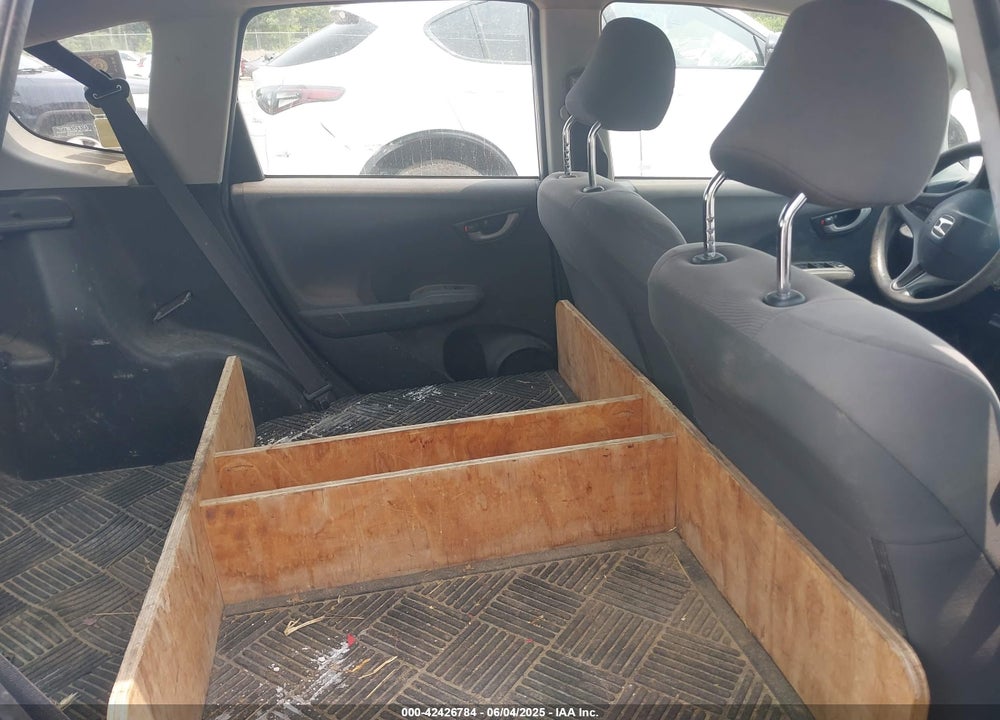 2009 HONDA FIT VIN: JHMGE88209S008443