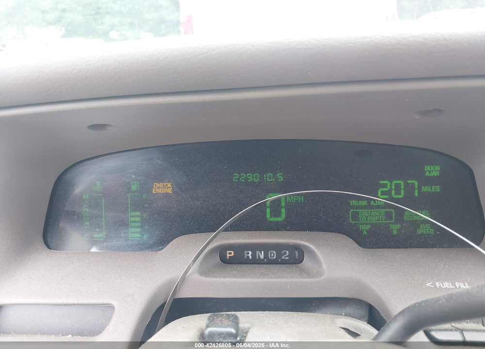 2000 MERCURY GRAND MARQUIS LS VIN: 2MEFM75W8YX697627
