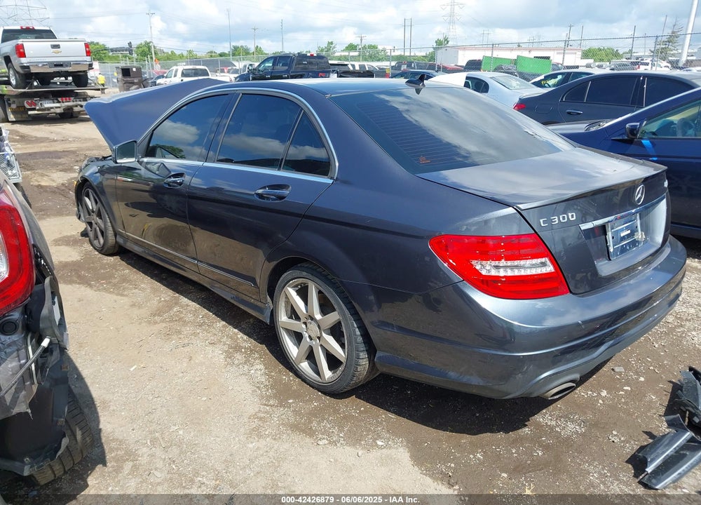 2014 MERCEDES-BENZ C VIN: WDDGF8AB8ER318100