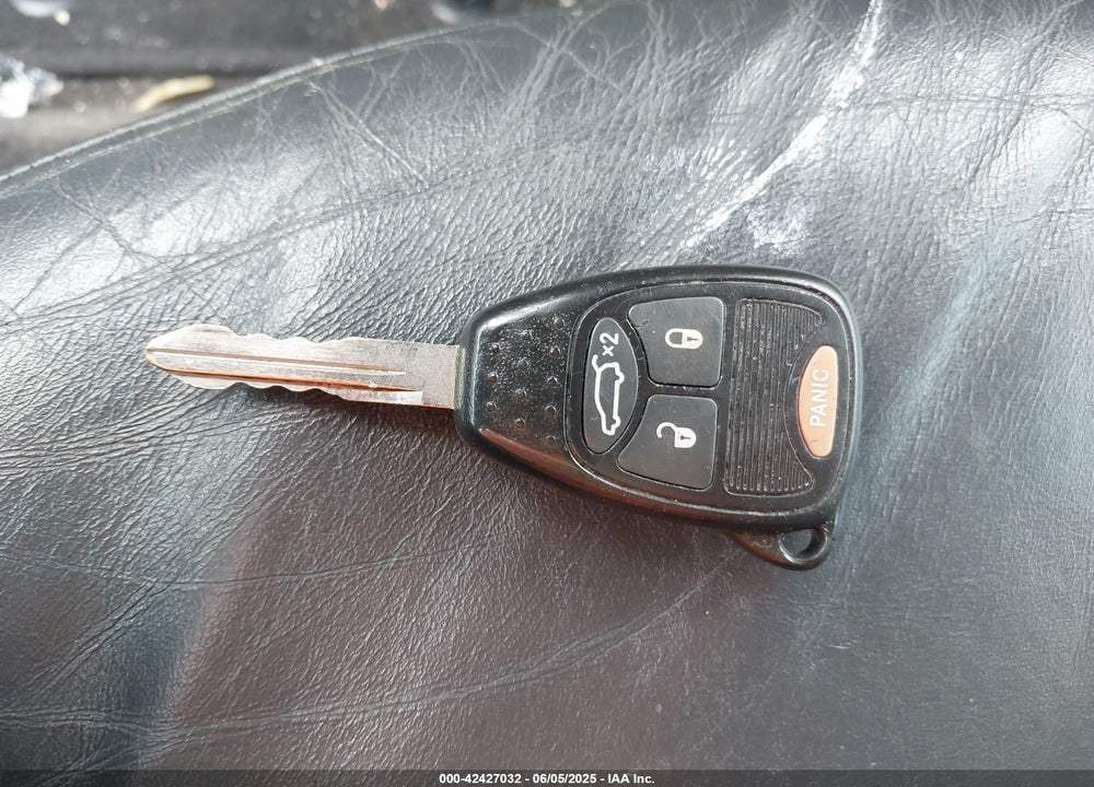 2010 CHRYSLER SEBRING VIN: 1C3CC5FB4AN132732