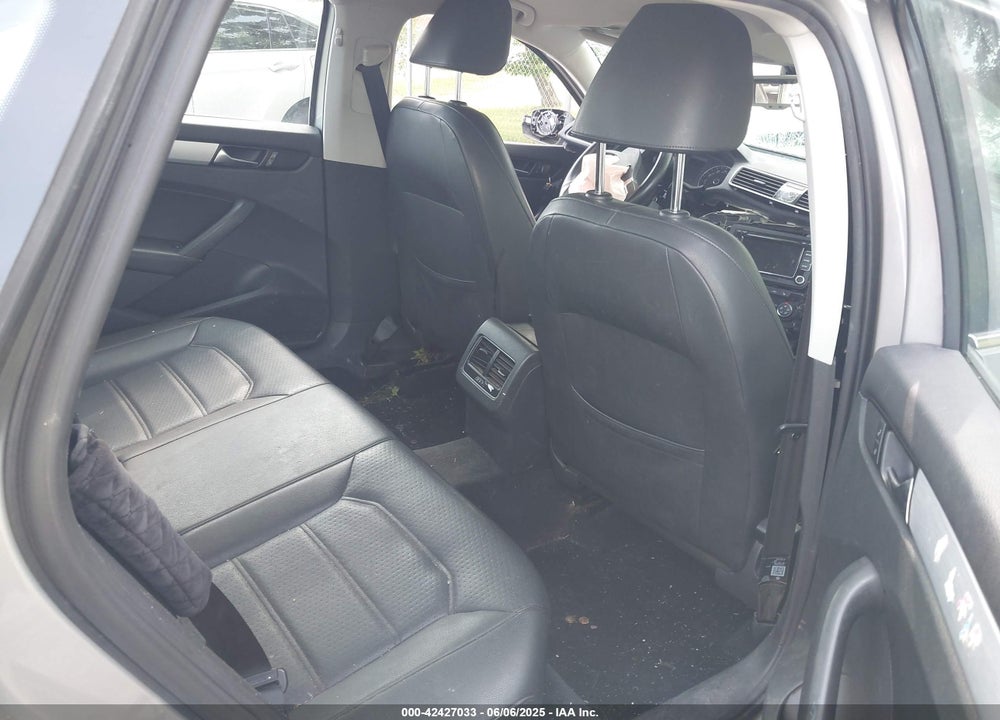 2013 VOLKSWAGEN PASSAT VIN: 1VWBP7A33DC041410