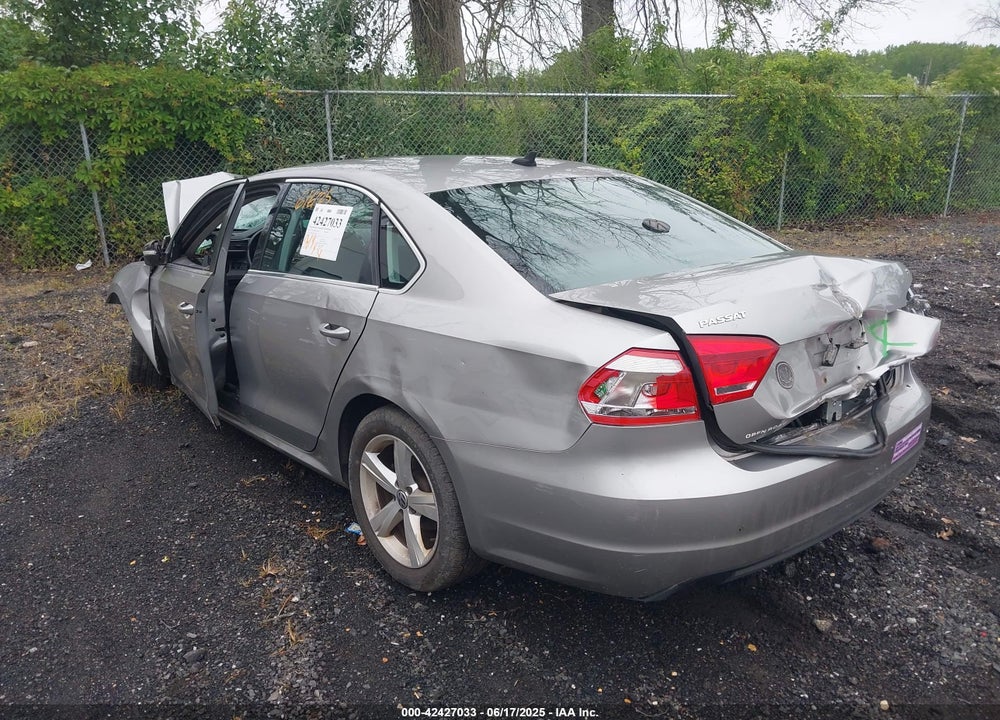 2013 VOLKSWAGEN PASSAT VIN: 1VWBP7A33DC041410
