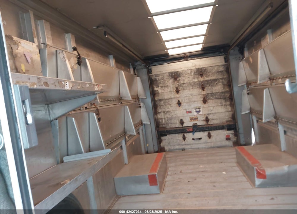 1999 FREIGHTLINER CHASSIS M LINE WALK-IN VAN VIN: 4UZA4FF41XCB81672