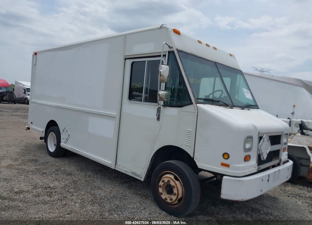 1999 FREIGHTLINER CHASSIS M LINE WALK-IN VAN VIN: 4UZA4FF41XCB81672