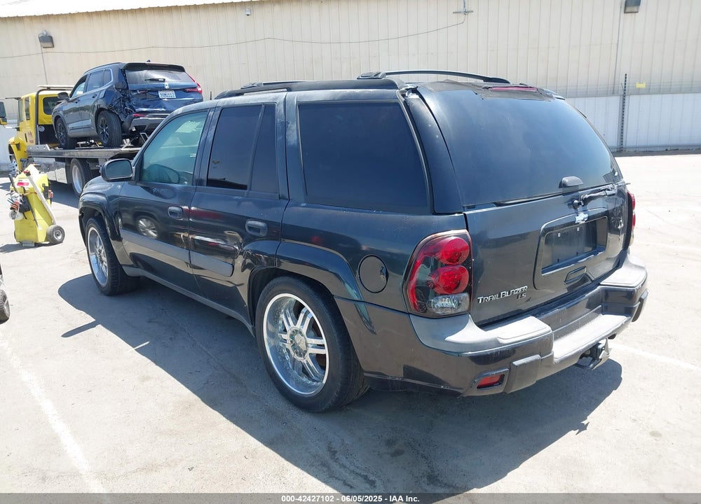 2005 CHEVROLET TRAILBLAZER LS VIN: 1GNDS13S152313902
