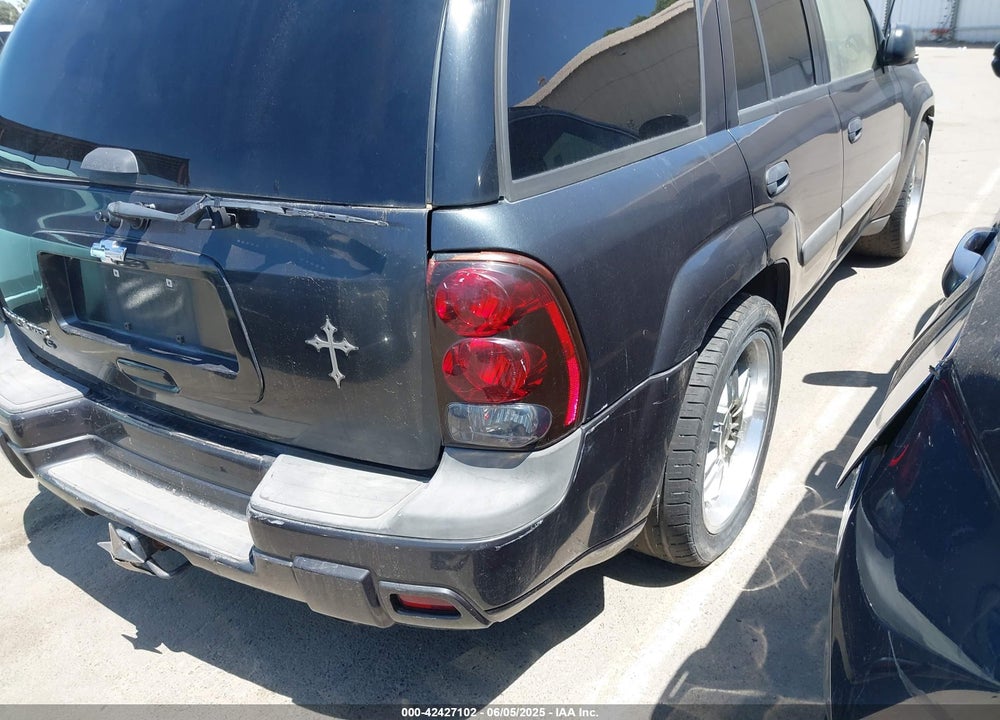 2005 CHEVROLET TRAILBLAZER LS VIN: 1GNDS13S152313902