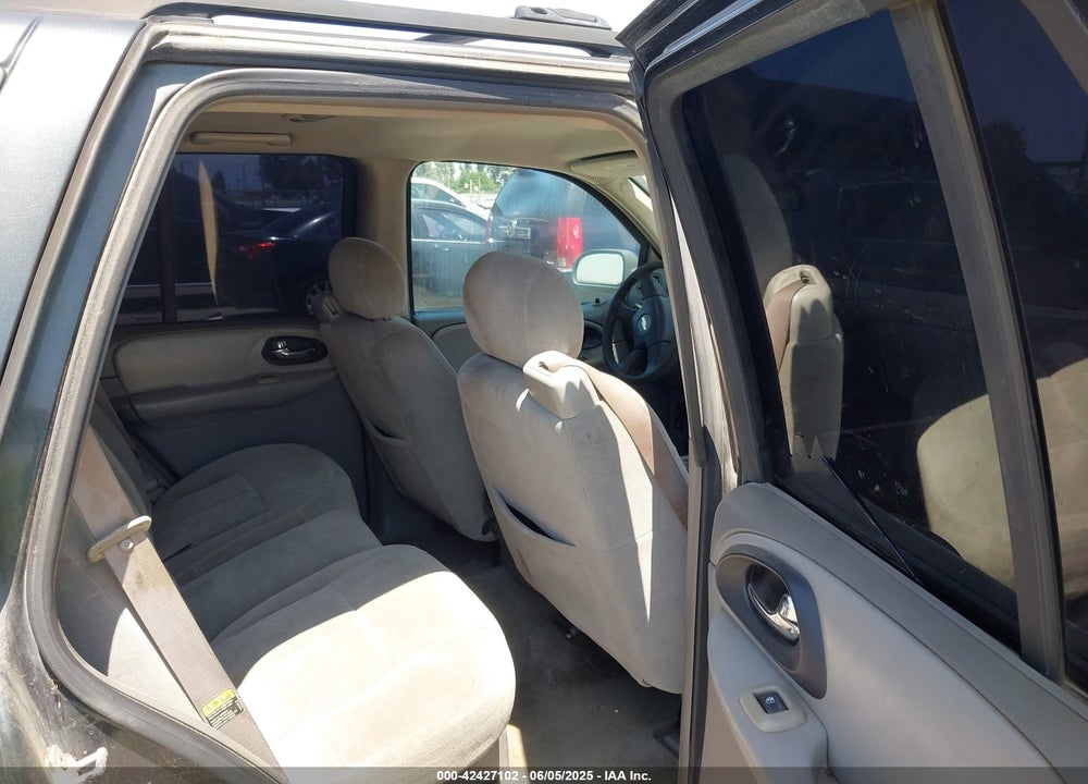 2005 CHEVROLET TRAILBLAZER LS VIN: 1GNDS13S152313902