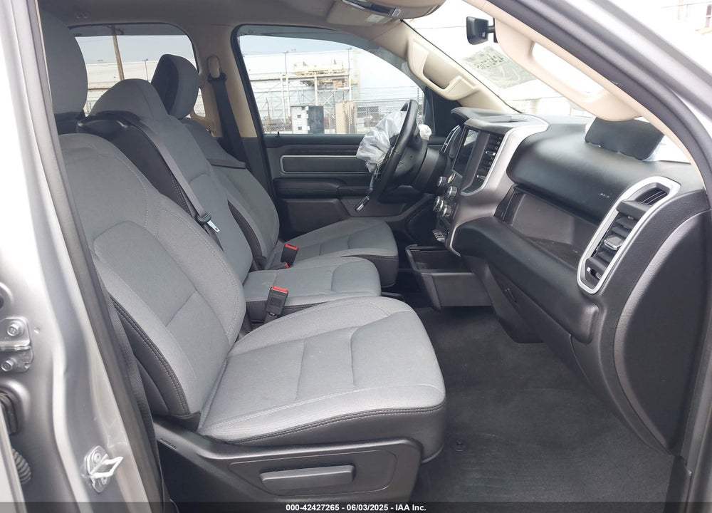 2020 RAM 1500 VIN: 1C6RREBG3LN420726