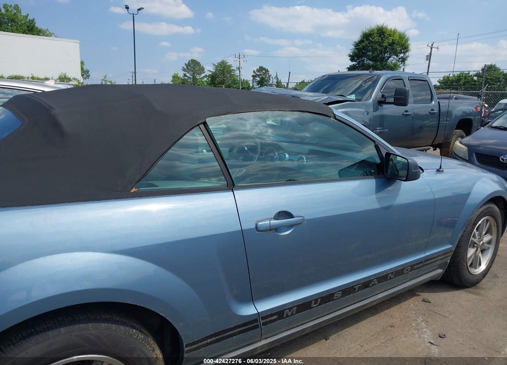 2005 FORD MUSTANG VIN: 1ZVFT84N555175518