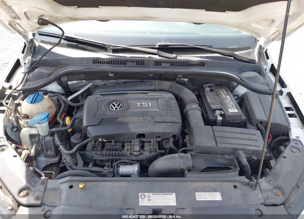 2015 VOLKSWAGEN JETTA 1.8T SE VIN: 3VWD17AJ0FM335969