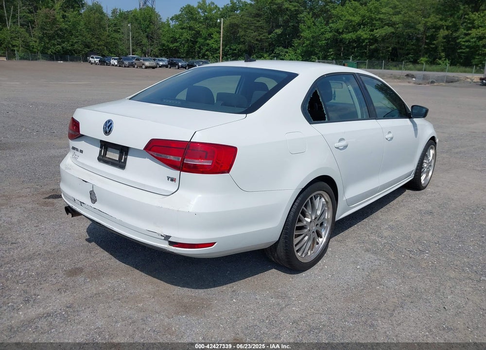 2015 VOLKSWAGEN JETTA 1.8T SE VIN: 3VWD17AJ0FM335969