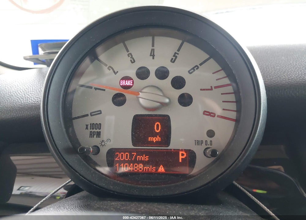 2011 MINI COOPER VIN: WMWSU3C52BT091664