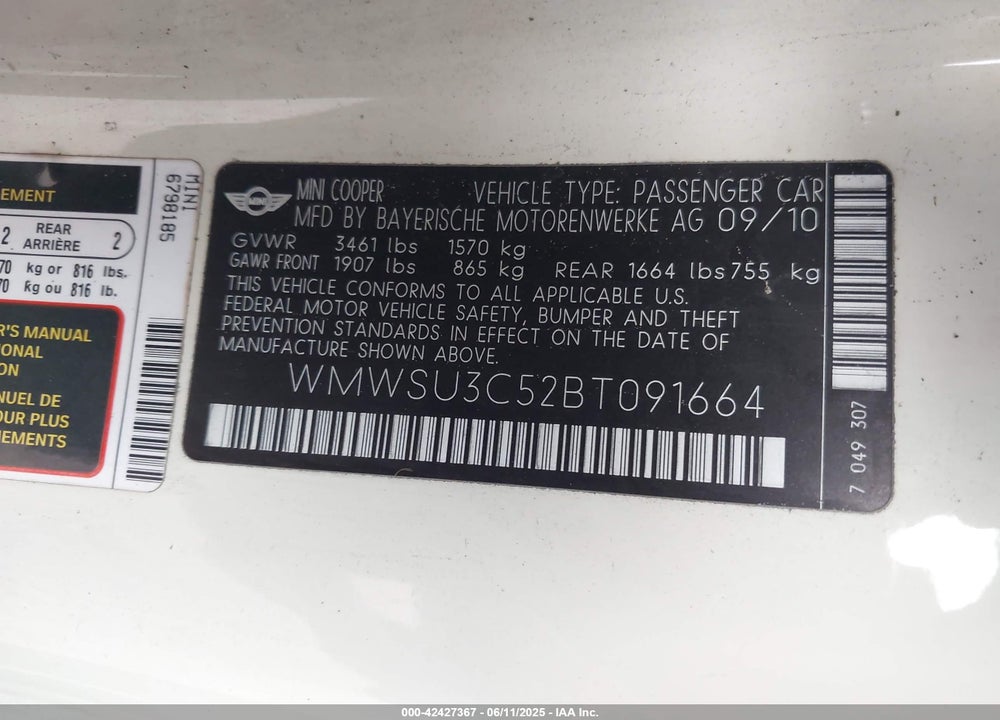 2011 MINI COOPER VIN: WMWSU3C52BT091664