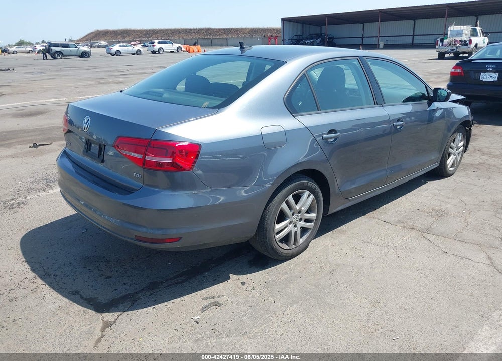 2015 VOLKSWAGEN JETTA VIN: 3VWLA7AJ2FM222732