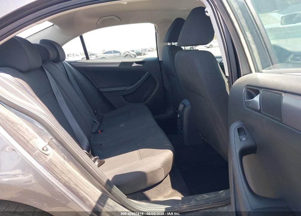 2015 VOLKSWAGEN JETTA VIN: 3VWLA7AJ2FM222732