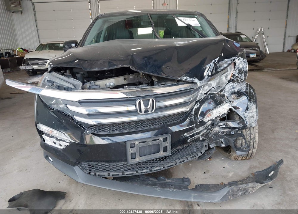 2017 HONDA PILOT VIN: 5FNYF6H53HB033625