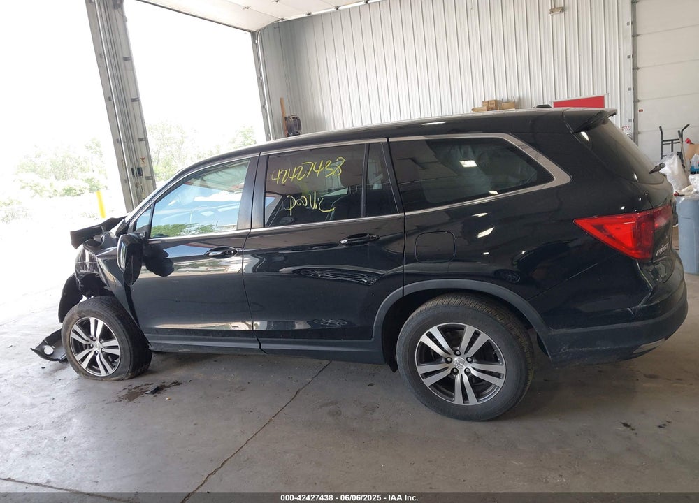 2017 HONDA PILOT VIN: 5FNYF6H53HB033625