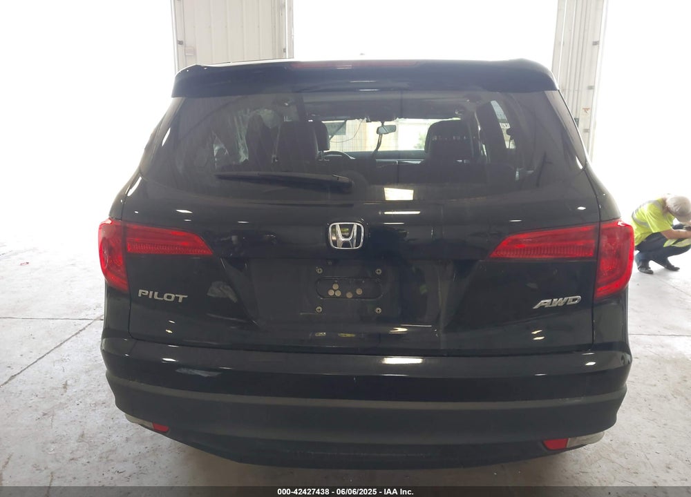 2017 HONDA PILOT VIN: 5FNYF6H53HB033625