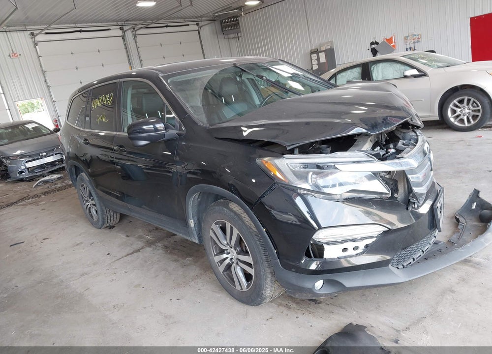 2017 HONDA PILOT VIN: 5FNYF6H53HB033625