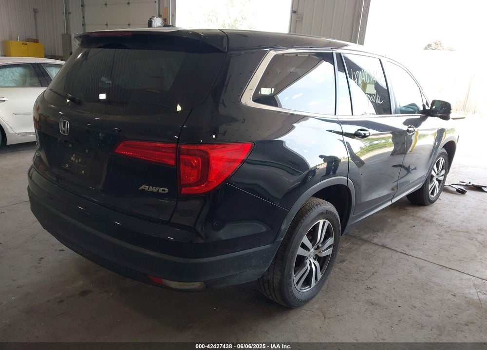 2017 HONDA PILOT VIN: 5FNYF6H53HB033625