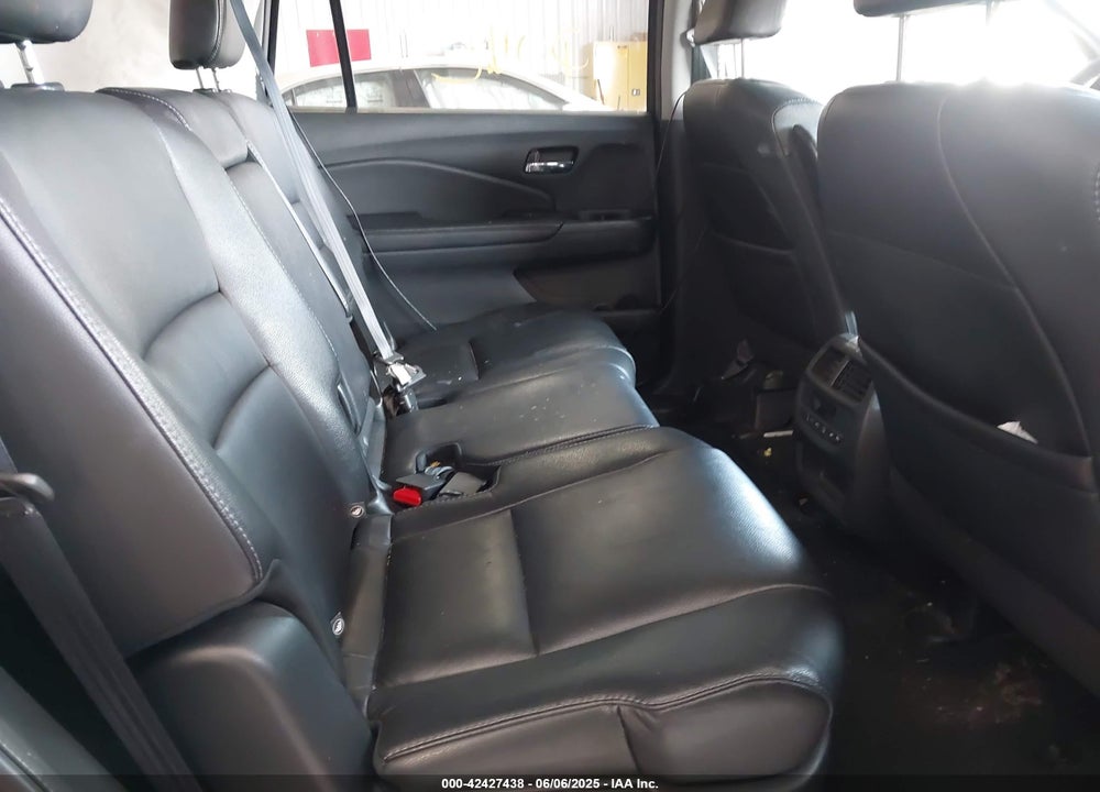 2017 HONDA PILOT VIN: 5FNYF6H53HB033625