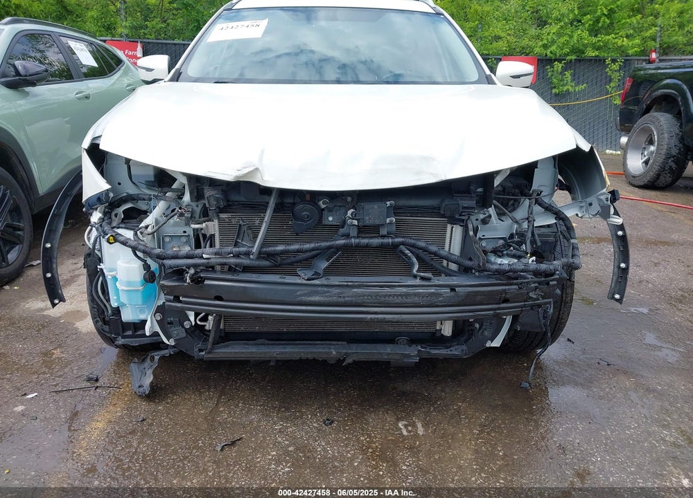 2018 NISSAN ROGUE VIN: JN8AT2MT7JW468757