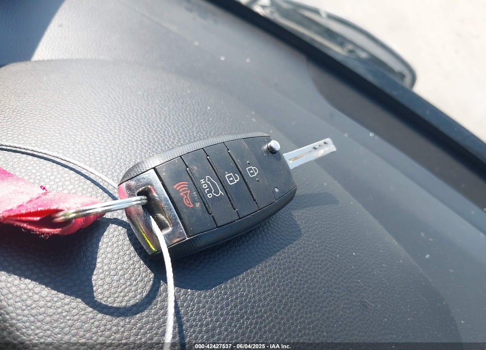 2018 KIA SOUL VIN: KNDJN2A26J7532184