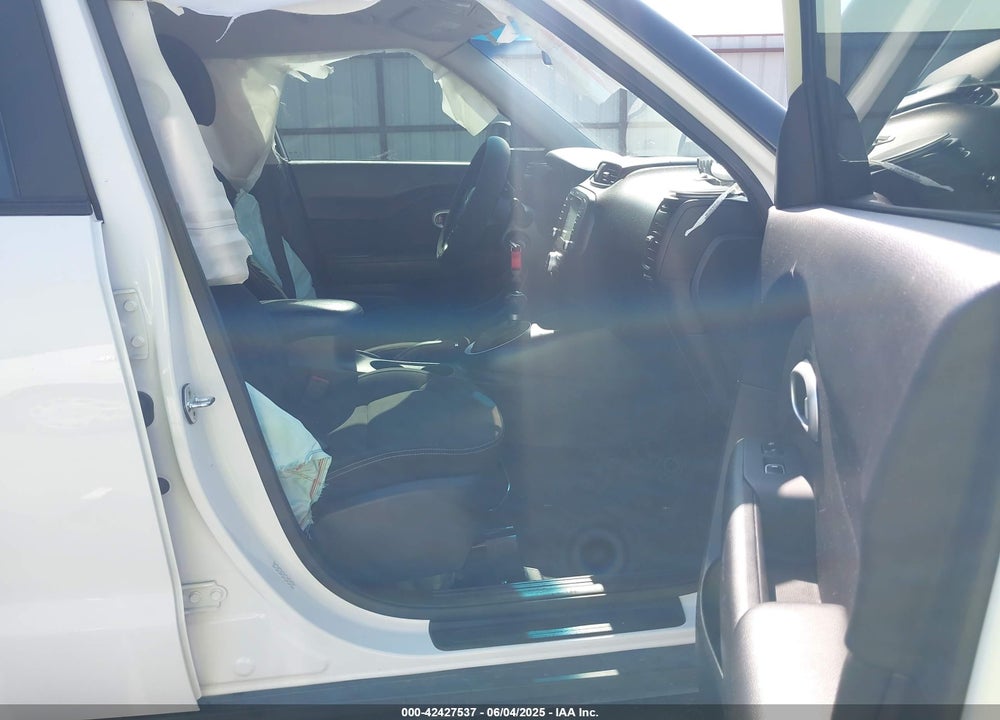 2018 KIA SOUL VIN: KNDJN2A26J7532184