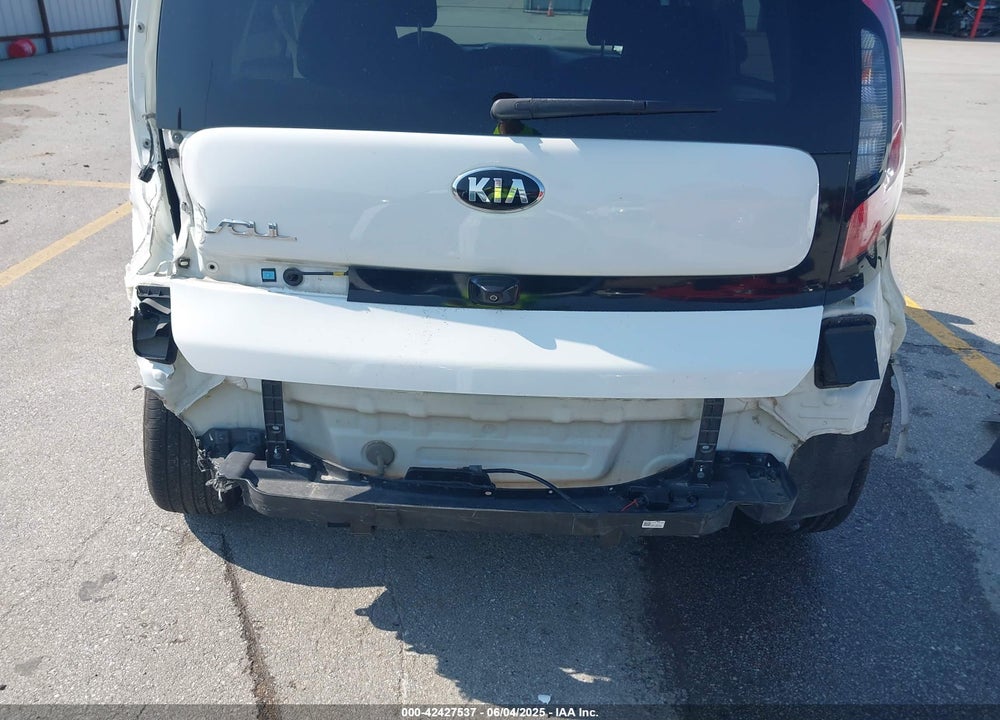 2018 KIA SOUL VIN: KNDJN2A26J7532184