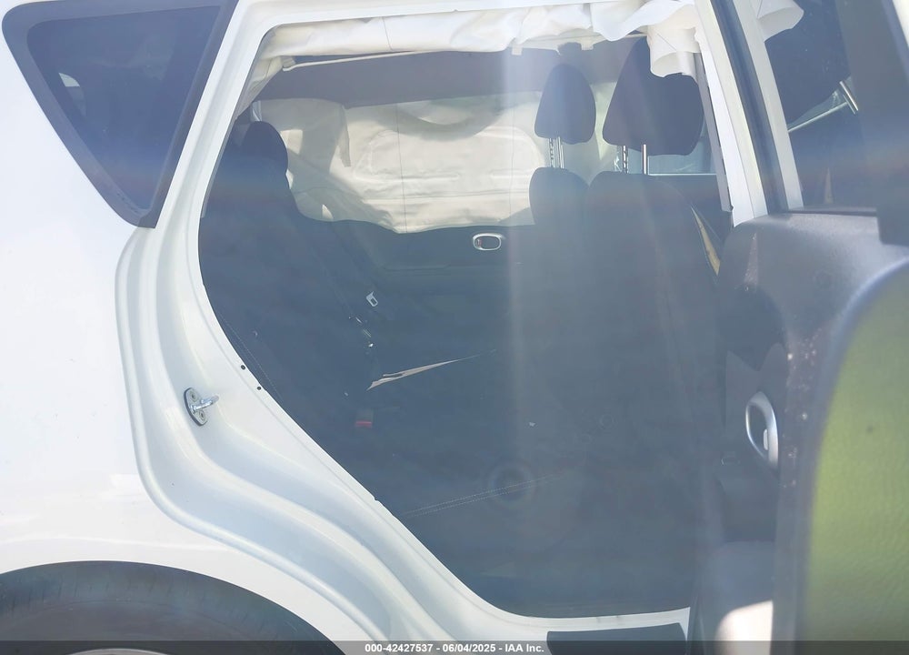 2018 KIA SOUL VIN: KNDJN2A26J7532184