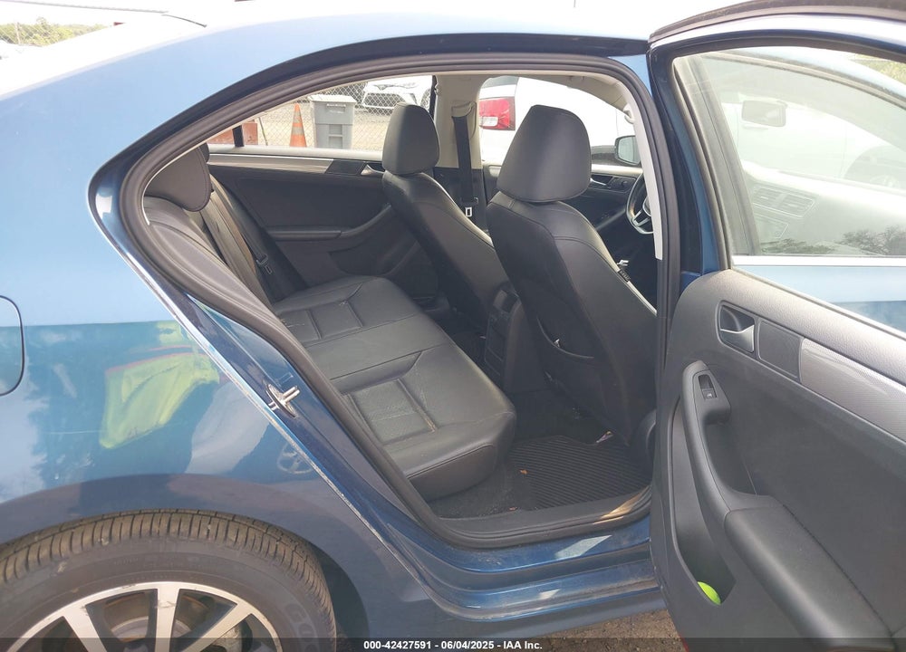 2017 VOLKSWAGEN JETTA VIN: 3VWDB7AJXHM387481