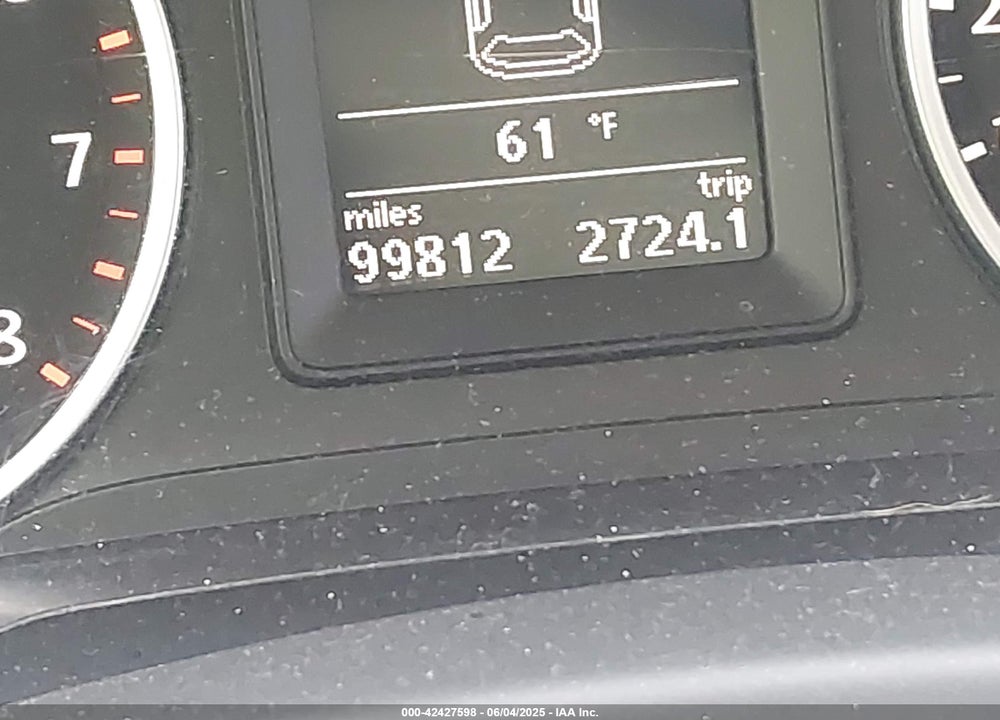 2011 VOLKSWAGEN TIGUAN VIN: WVGBV7AX7BW503311