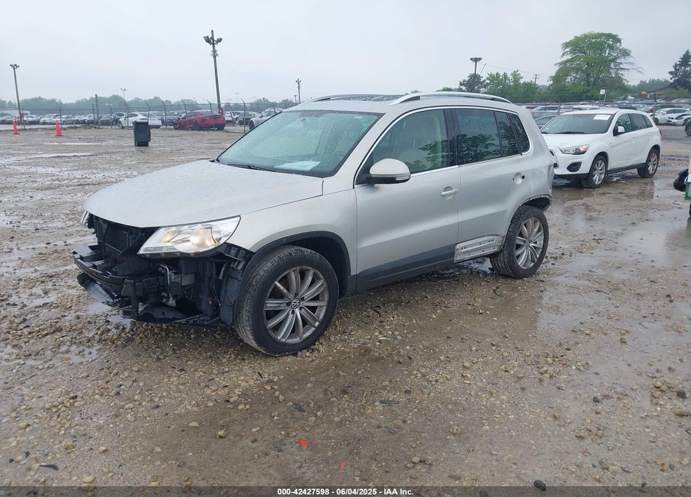2011 VOLKSWAGEN TIGUAN VIN: WVGBV7AX7BW503311