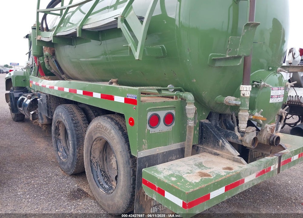 1997 MACK 600 RD600 VIN: 1M2P264Y9VM022568
