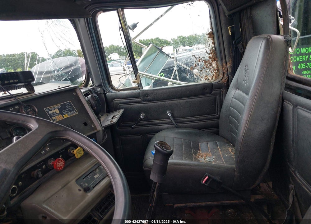 1997 MACK 600 RD600 VIN: 1M2P264Y9VM022568
