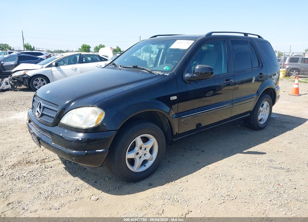 2000 MERCEDES-BENZ ML 320 VIN: 4JGAB54E5YA199856