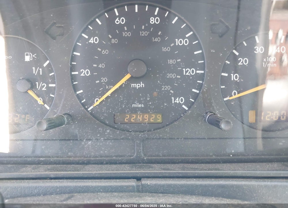 2000 MERCEDES-BENZ ML 320 VIN: 4JGAB54E5YA199856