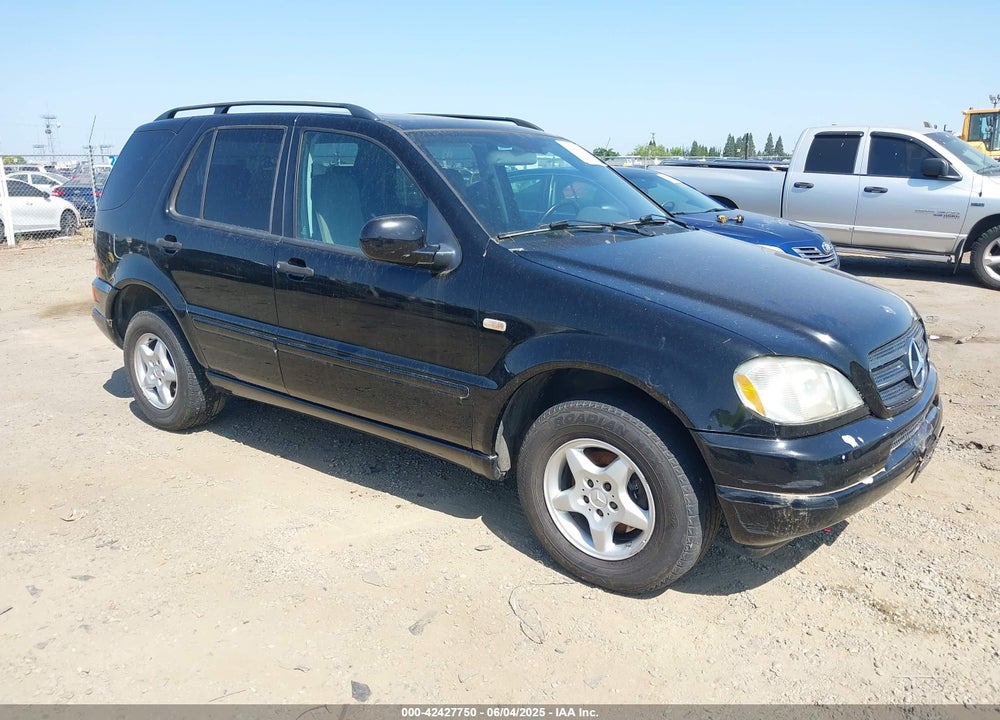 2000 MERCEDES-BENZ ML 320 VIN: 4JGAB54E5YA199856